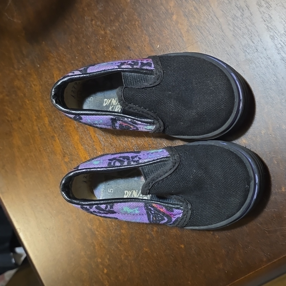 Dyna kids loafers size 5